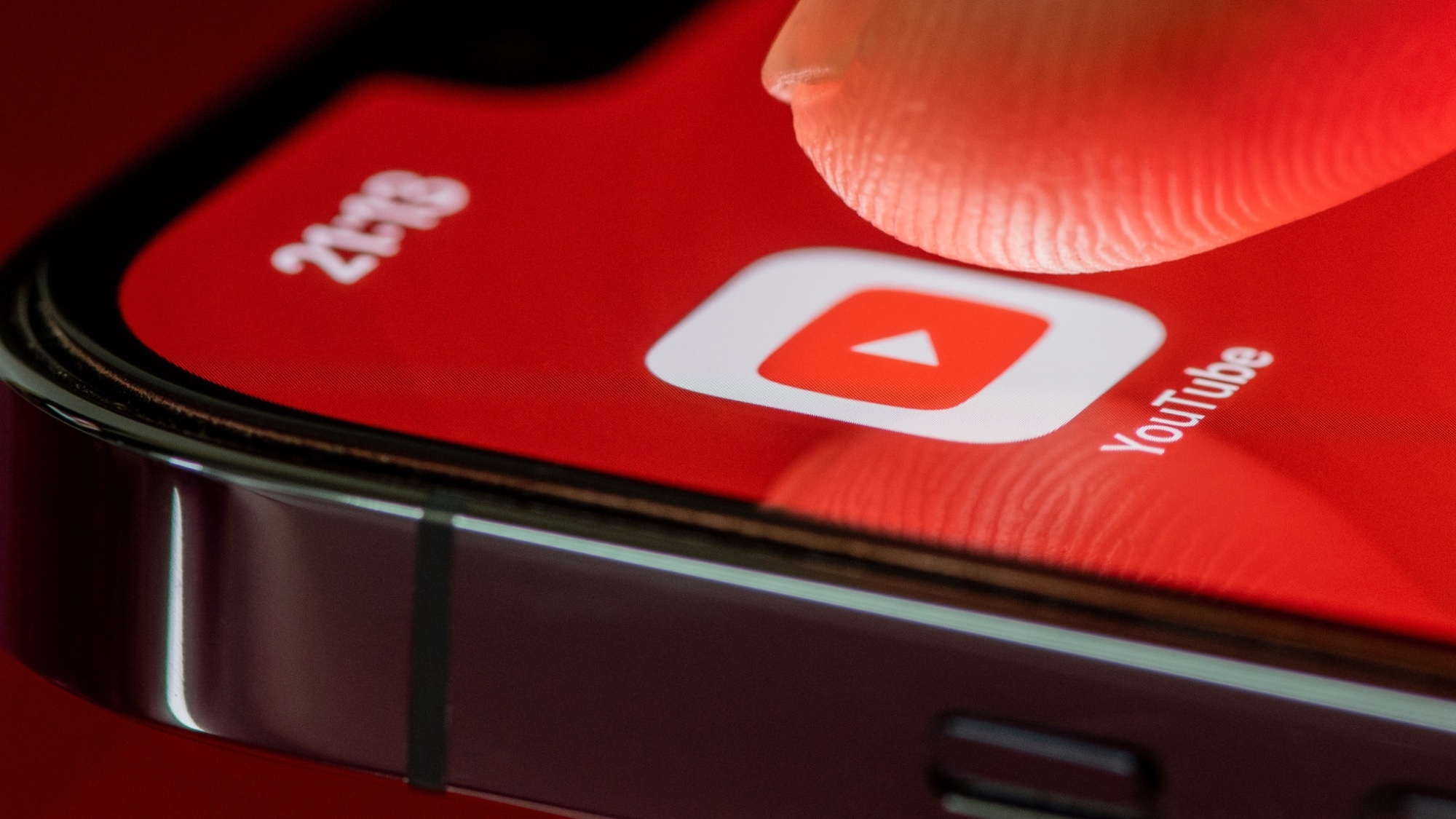 YouTube siết chặt chính sách kiếm tiền với nội dung do AI tạo ra