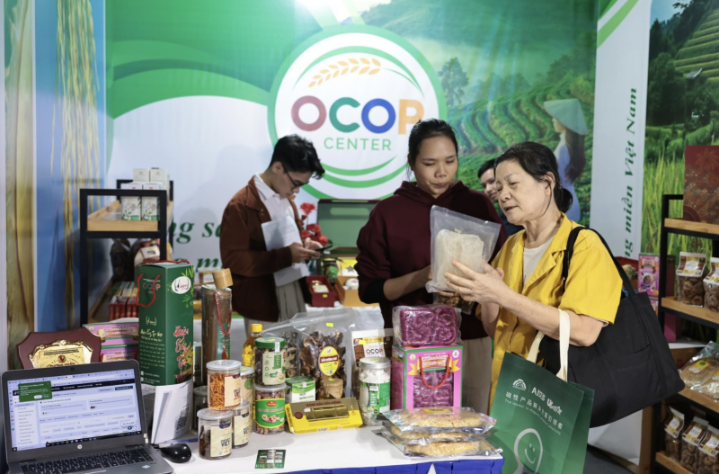 Vì sao hơn 80.000 gian hàng "bốc hơi" khỏi sàn thương mại điện tử? 1 Vì sao hơn 80.000 gian hàng
