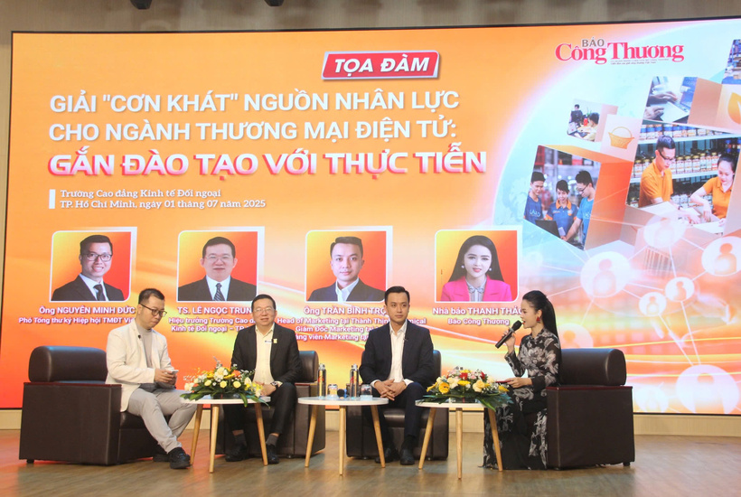 Các diễn giả tham dự Toạ đàm “Giải 'cơn khát' nguồn nhân lực cho ngành thương mại điện tử: Gắn đào tạo với thực tiễn” do Báo Công Thương tổ chức. Ảnh: Sỹ Đồng