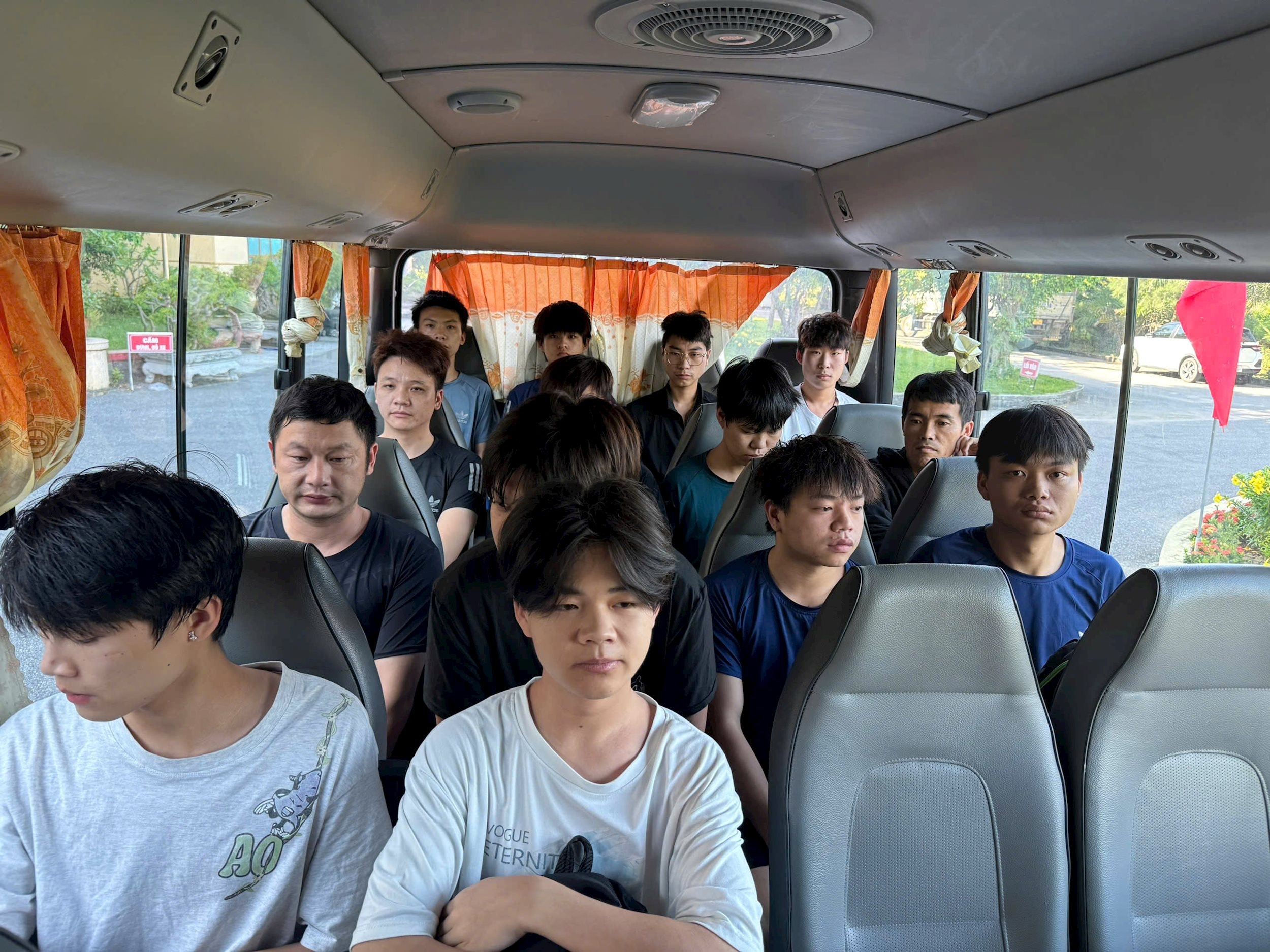 “Chặt đứt” đường dây đưa người nước ngoài nhập cảnh trái phép Việt Nam 2 z6766081288319_e45a92a95078885b64a5e9ba82881c4c.jpg