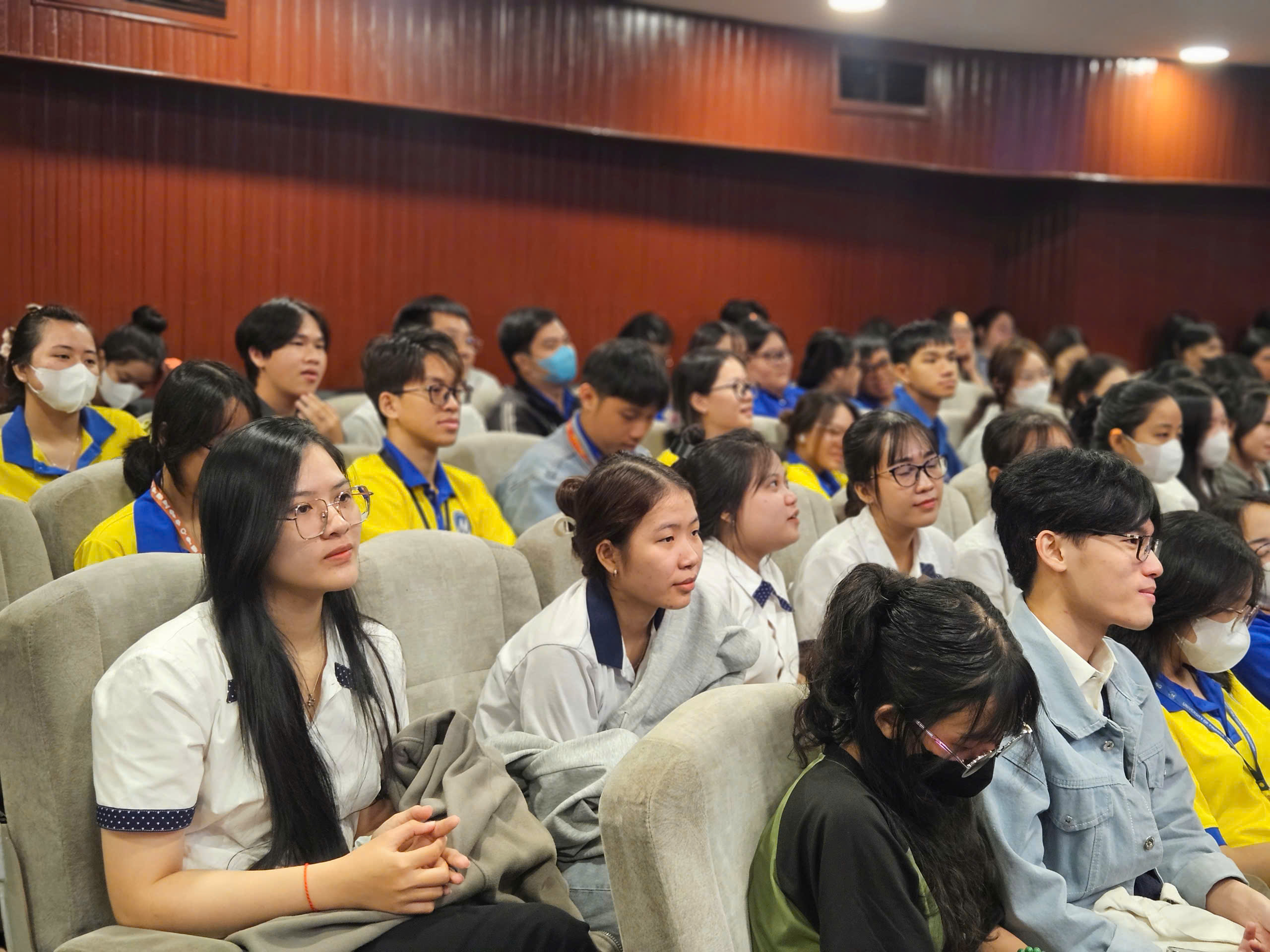 Đưa AI vào giáo dục, sinh viên và nhà trường cần phải Đưa AI vào giáo dục, sinh viên và nhà trường cần phải