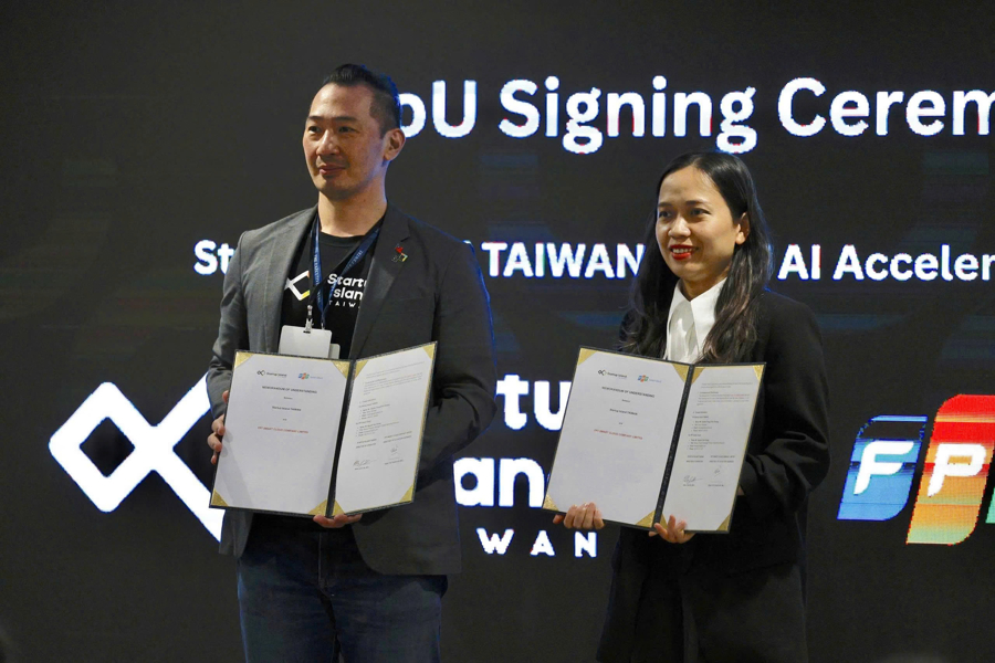 Việt Nam đẩy mạnh ứng dụng AI với sự hợp tác từ Đài Loan 1 Startup Island Taiwan và FPT Smart Cloud ký kết để thúc đẩy hợp tác trong phát triển các chương trình AI