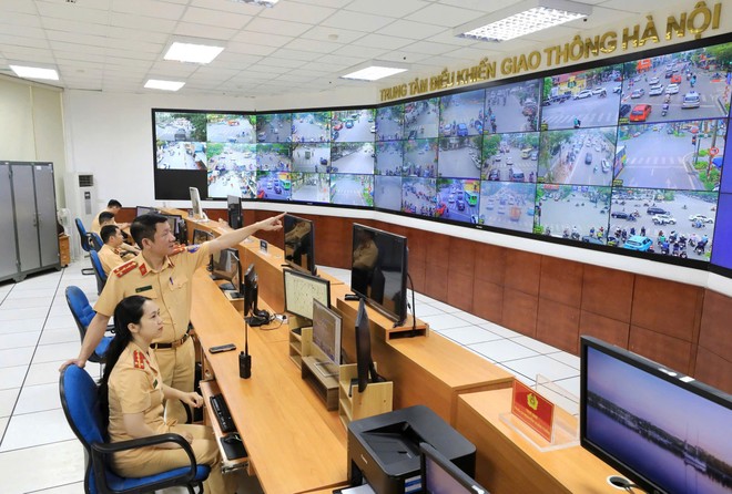 Trung tâm điều khiển giao thông - Phòng CSGT Hà Nội cũng sẽ tiếp nhận mọi thông tin qua số điện thoại "nóng"