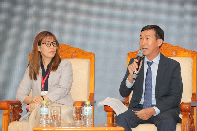 Ông Nguyễn Văn Được: Chuyển đổi xanh giúp duy trì vai trò đầu tàu kinh tế TP HCM 2 Bà Phạm Minh Hương và ông Nguyễn Huy tại phiên tọa đàm sáng 31/7. Ảnh: BSA