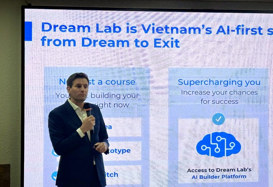 AI là “chìa khóa” giúp startup Việt cạnh tranh sòng phẳng trong cuộc đua toàn cầu 2 TS. Michael Liebmann cho rằng Việt Nam có nguồn nhân lực khởi nghiệp giàu tiềm năng.