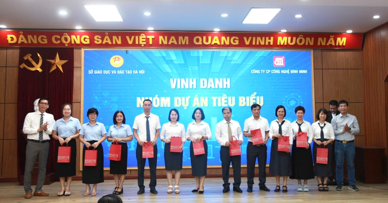 0808-be-giang-dao-tao-ai-3-vinh-danh-du-an-1.jpg