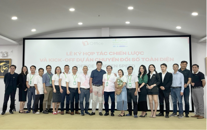Green Speed chuyển đổi số trên nền tảng 1Office 1 Đại diện Green Speed và 1Office tại lễ ký kết. Ảnh: 1Office