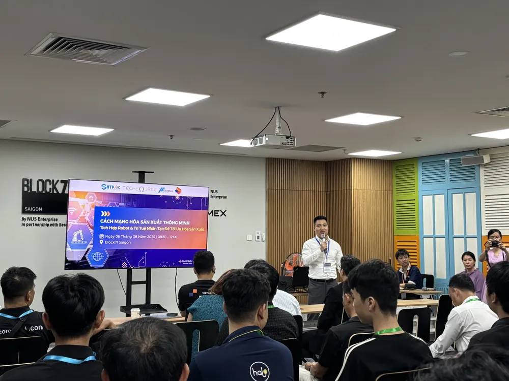 Hội thảo có sự tham dự của nhiều chuyên gia, doanh nghiệp công nghệ, startup. Ảnh: THIÊN PHÁT 5. IMG_8055.JPG