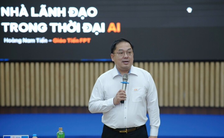 Ông Hoàng Nam Tiến có nhiều phát ngôn ấn tượng truyền cảm hứng về AI. (Ảnh: FB cá nhân)