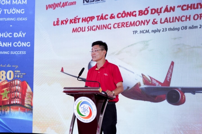 Vietjet đồng sáng lập cuộc thi 'Chuyến bay khởi nghiệp' tại Việt Nam, Ấn Độ 2 Ông Tạ Hữu Thanh, Giám đốc thương mại hãng hàng không Vietjet phát biểu tại lễ ký hợp tác và công bố dự án. Ảnh: Tài Nguyễn