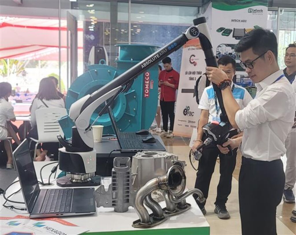 Việc áp dụng khoa học và công nghệ cùng với đổi mới sáng tạo và kinh tế sẽ tao nên sự phát triển bền