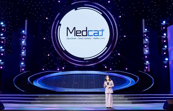 Ra mắt Chatbot chuyên sâu về y tế 'made in Vietnam' 4 Bà Đặng Thị Ánh Tuyết - Tổng Giám đốc CTCP MedCA - trong buổi lễ ra mắt MedCAT AI Care ngày 27/8. (Nguồn: MedCAT)