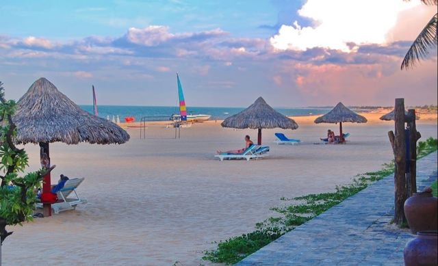 Đẹp thanh bình, ngập nắng, đậm hương vị biển Quảng Bình 1 bao ninh