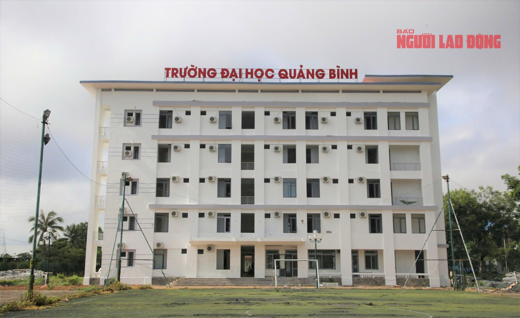 Nhà công vụ Quảng Trị khang trang sắp hoàn thành , đáp ứng nhu cầu lưu trú cho cán bộ - Ảnh 1.