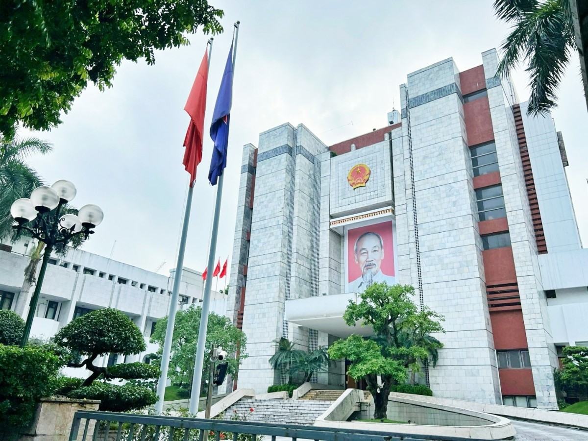 Ứng dụng iHanoi có thêm tính năng Trợ lý ảo và Tổng đài viên AI Công an Hà Nội 2 Điều chỉnh phân công công tác của Phó Chủ tịch UBND thành phố Hà Nội
