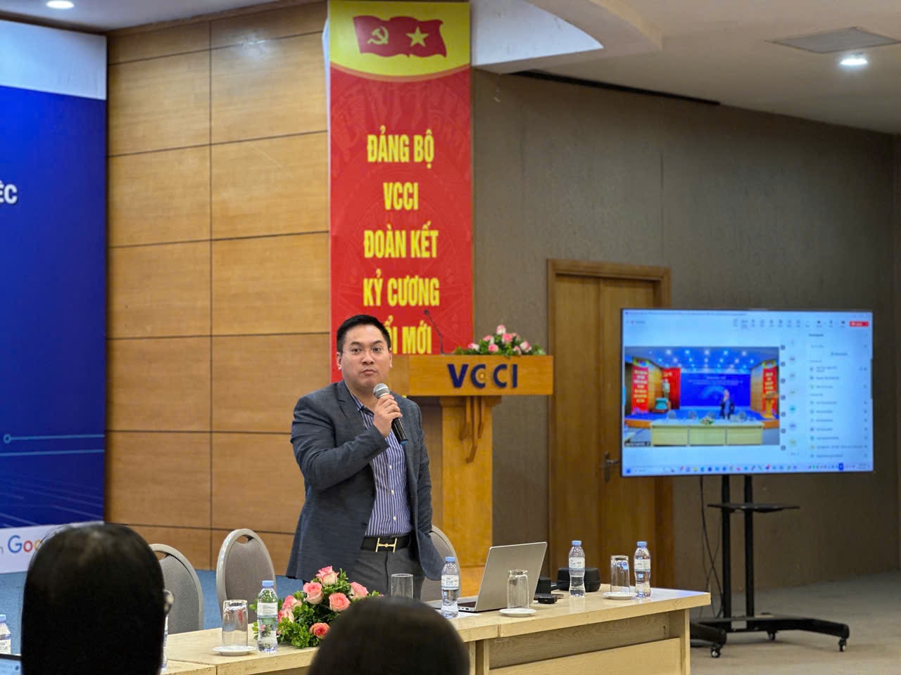 VCCI trang bị kỹ năng làm chủ AI trên môi trường số 2 dao tao AI 2