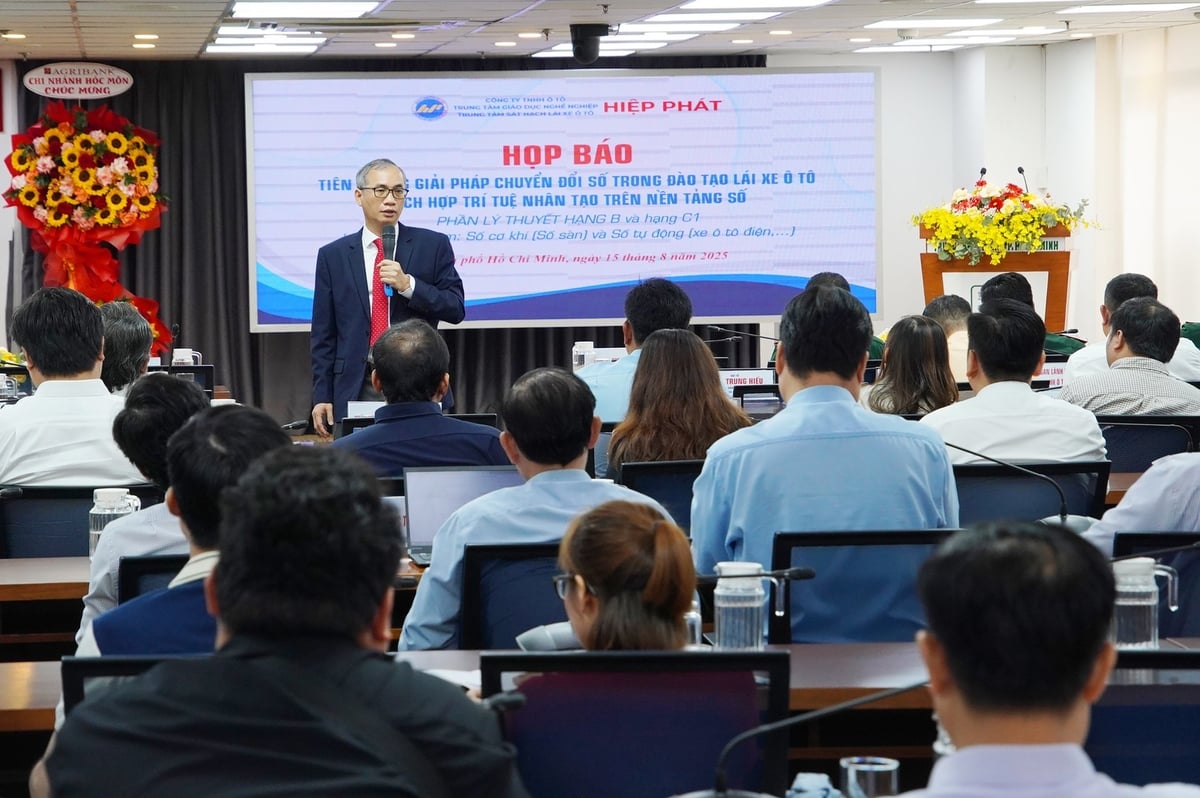 Buổi họp báo thông tin về giải pháp chuyển đổi số trong đào tạo lái xe ô tô. Ảnh: Nguyễn Thủy.