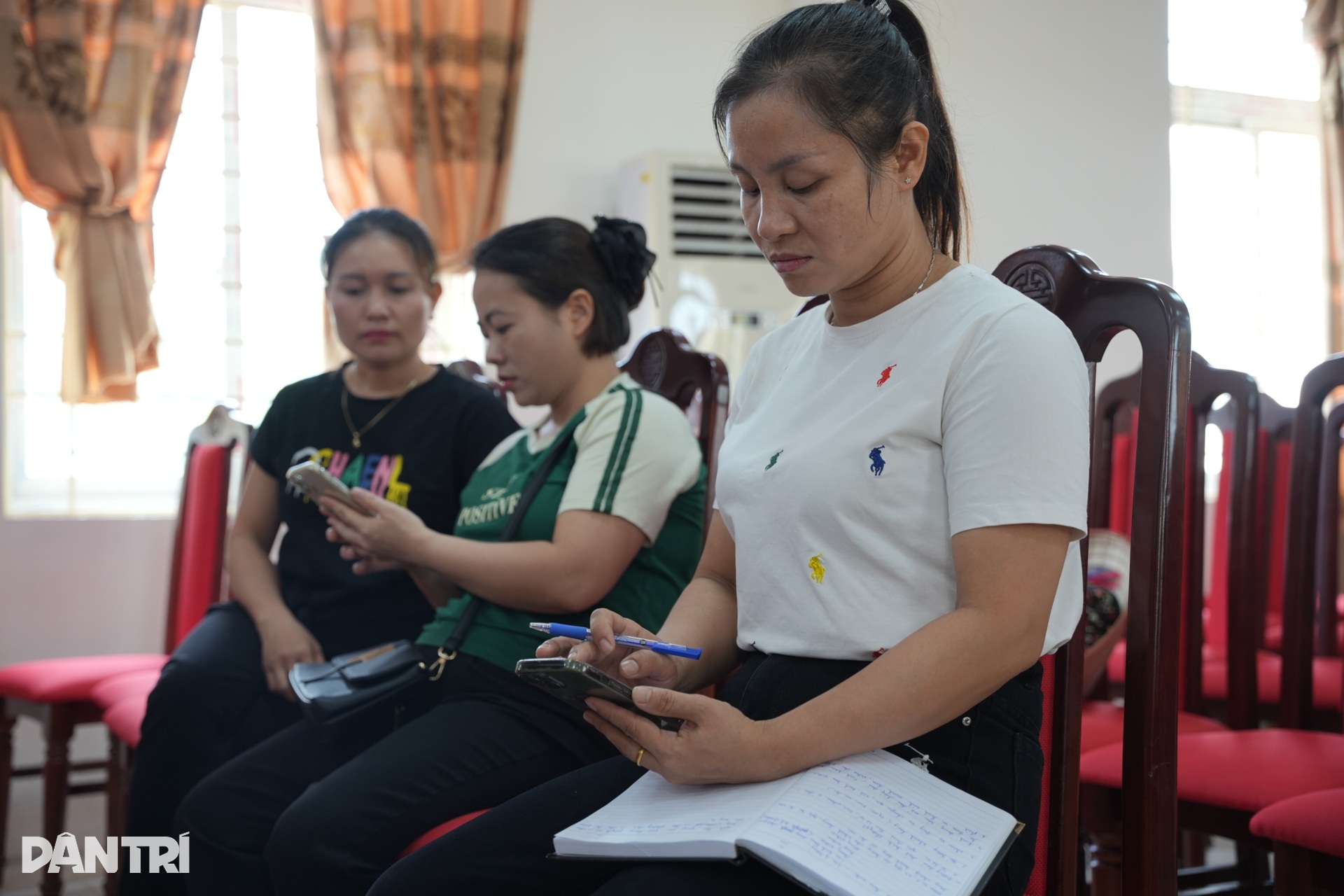 Về nơi cả làng học livestream, nghệ nhân U70 dùng AI quảng cáo - 1 Về nơi cả làng học livestream, nghệ nhân U70 dùng AI quảng cáo - 1