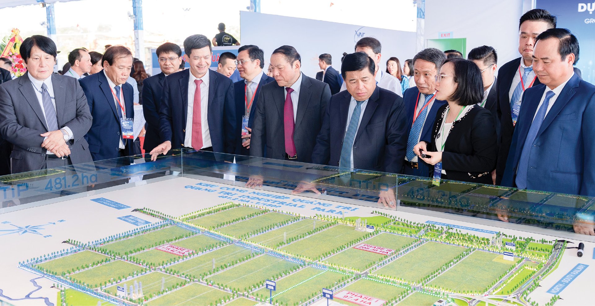 Dự án VSIP Quảng Trị – hợp tác giữa Singapore, Nhật Bản và Việt Nam – là mô hình khu công nghiệp tích hợp dịch vụ và đô thị kiểu mẫu đầu tiên của tỉnh Trục logistics xuyên Đông Dương