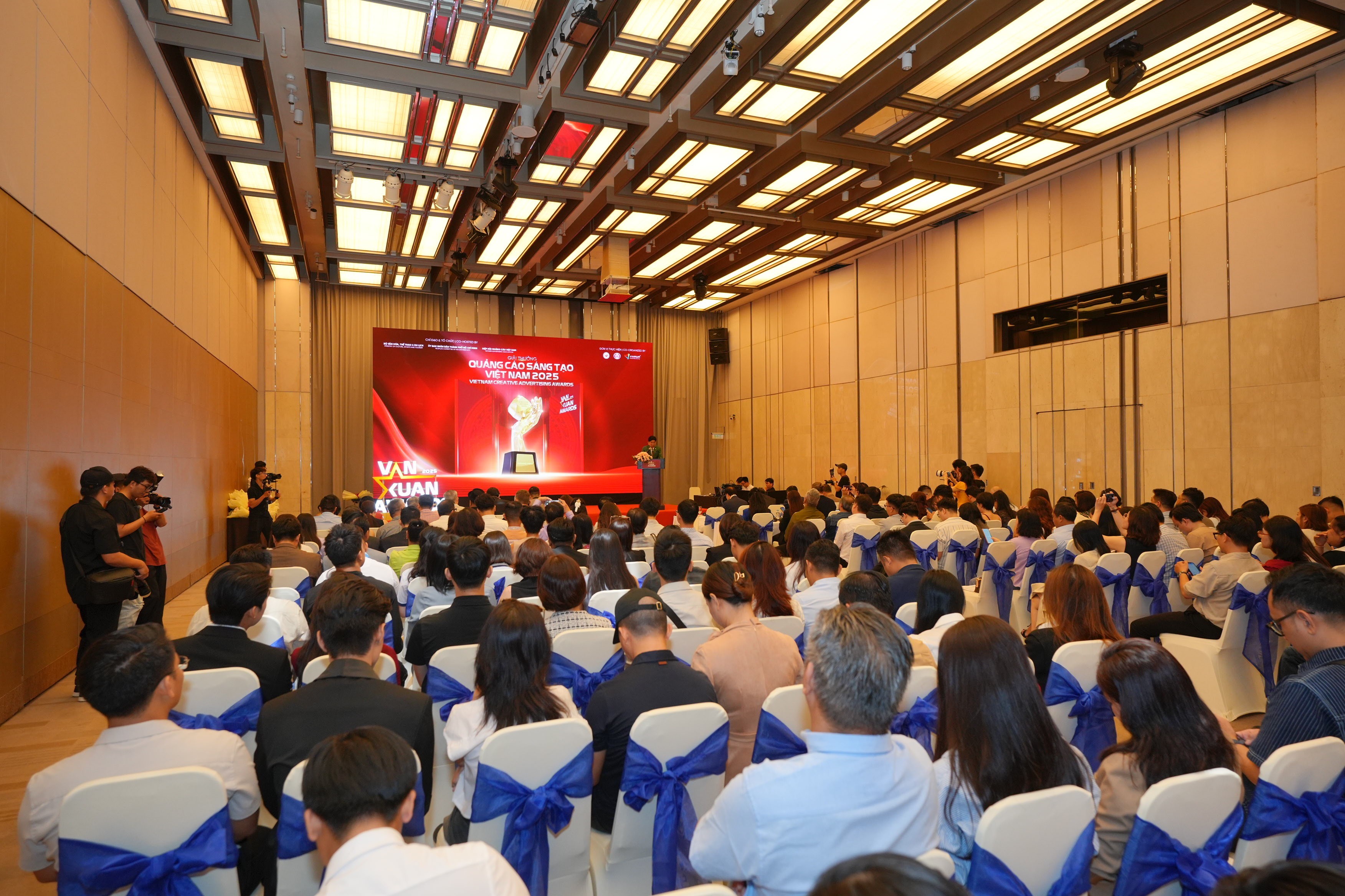 gan-500-nguoi-tham-du-dien-dan-qcstvn-1755078049.JPG