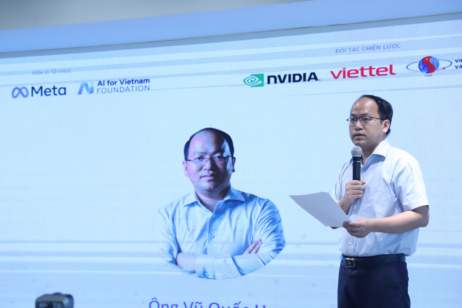 Ông Vũ Quốc Huy - Giám đốc Trung tâm Đổi mới sáng tạo Quốc gia phát biểu tại buổi họp tham vấn. 