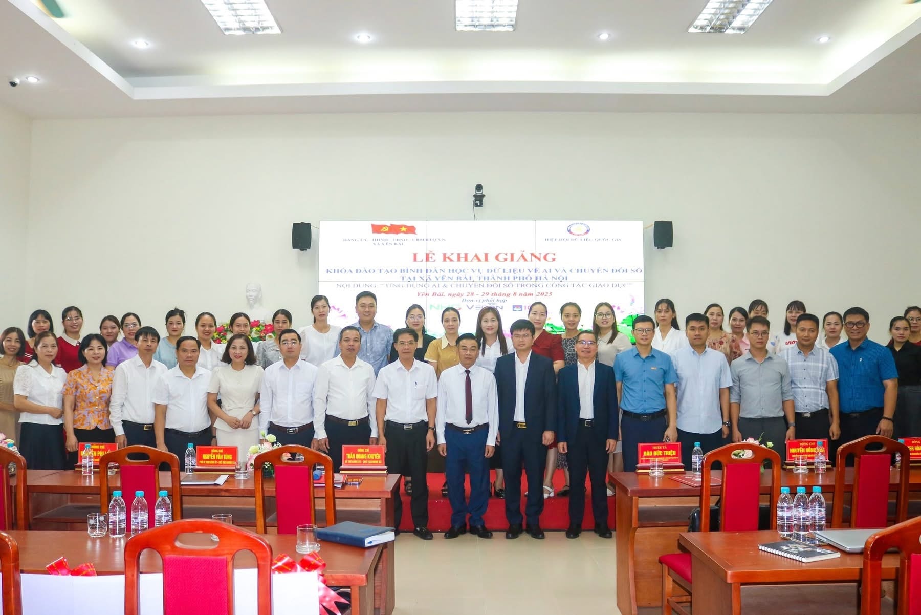 Đào tạo về AI và chuyển đổi số cho 200 giáo viên tại xã Yên Bài 1 img_4295.jpeg