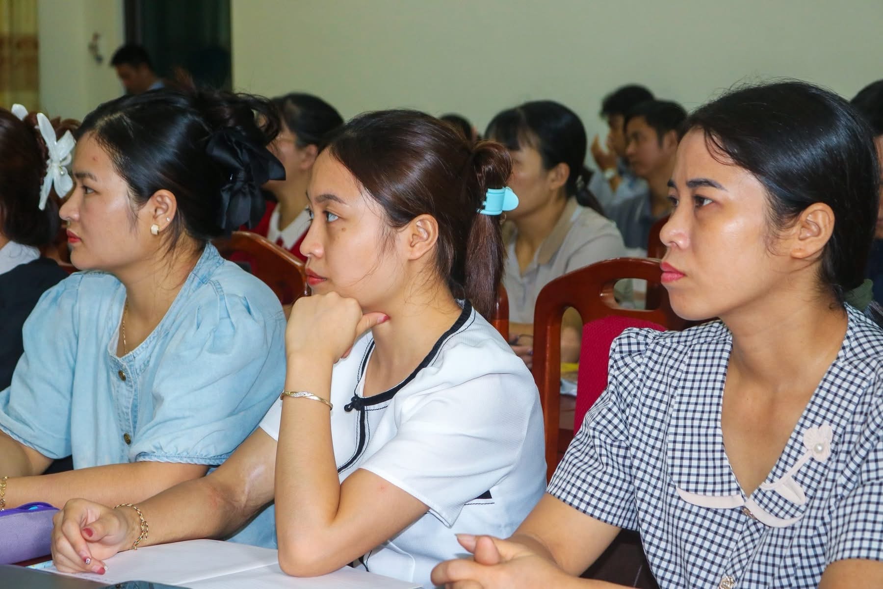 Đào tạo về AI và chuyển đổi số cho 200 giáo viên tại xã Yên Bài 4 img_4296.jpeg