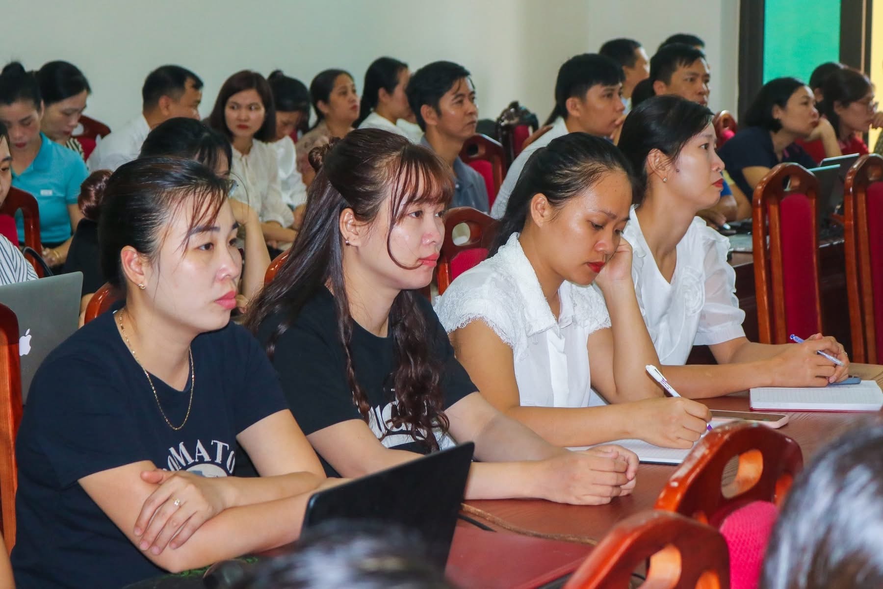 Đào tạo về AI và chuyển đổi số cho 200 giáo viên tại xã Yên Bài 2 img_4298.jpeg