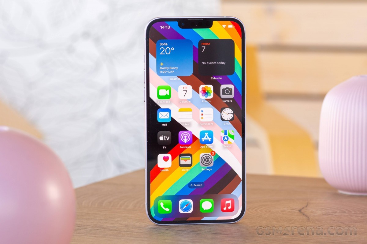Chiếc iPhone màn lớn ngang tầm iPhone 16 Pro Max, nhưng rẻ hơn tới 14 triệu, dùng cực ngon vài năm 9 iphone-14-plus-c4-2-1682398920.jpg