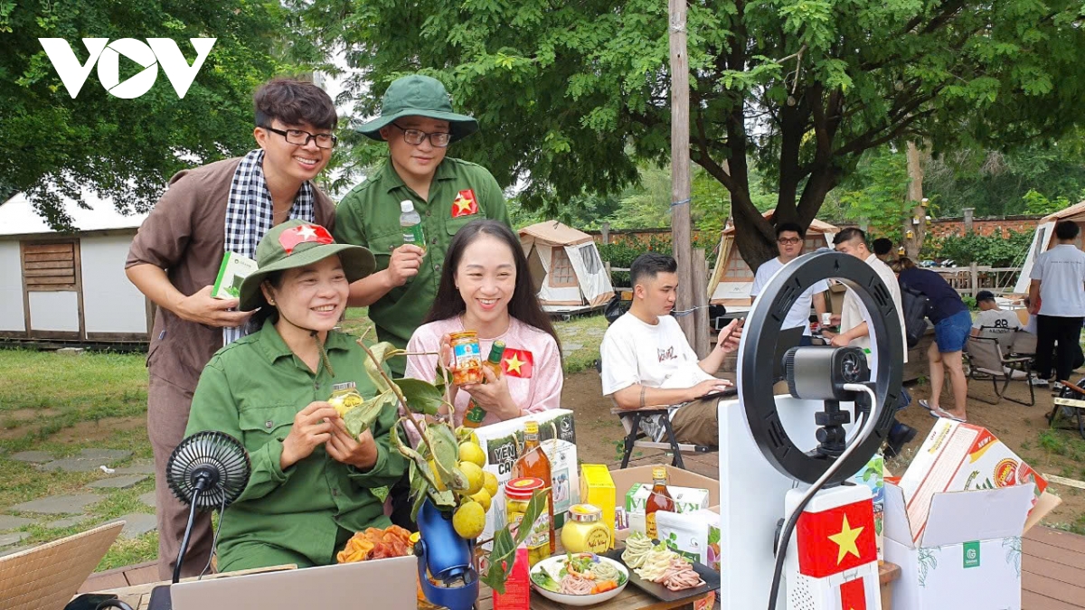 tiem nang thuong mai dien tu va nhung xu huong ro net hinh anh 3