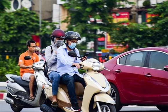 sử dụng điện thoại khi lái xe máy, nghị định 168