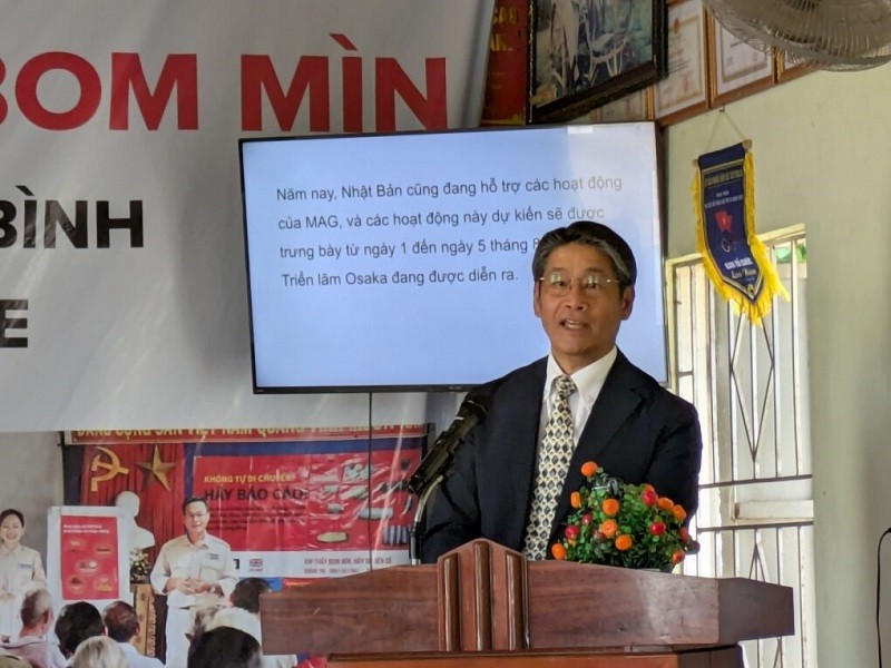 Ông Ito Naoki phát biểu tại lễ bàn giao. Ảnh: Đại sứ quán Nhật Bản tại Việt Nam