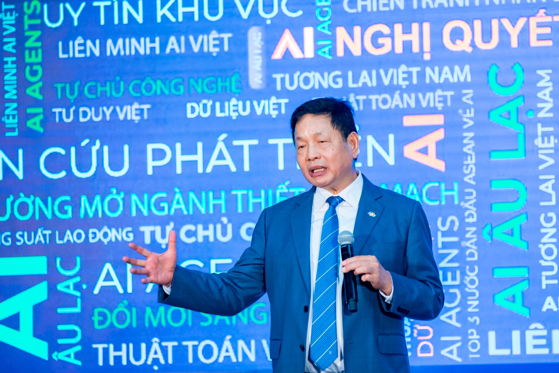 Công bố giải thưởng về AI tổng giá trị 1 triệu USD, lớn nhất tại Việt Nam 1 ong-truong-gia-binh-chu-tich-hdqt-fpt_06.jpg
