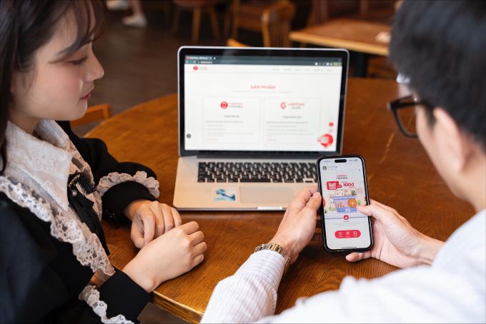 Chiến lược AI First của Viettel Money cho 30 triệu người dùng 1 Người dùng sử dụng Viettel Money. Ảnh: Viettel