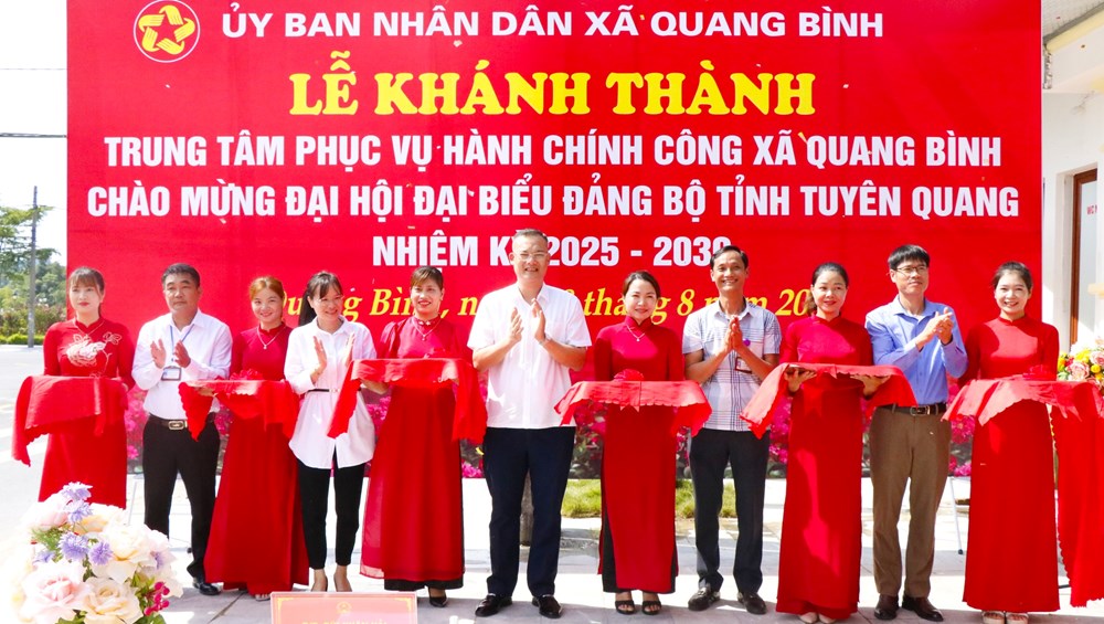 Khánh thành Trung tâm phục vụ hành chính công xã Quang Bình - ảnh 1