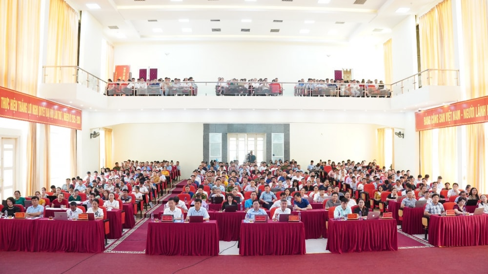 Gần 500 người tham gia tập huấn nâng cao kiến thức về trí tuệ nhân tạo AI 1 quynh-nhai-1107.jpg