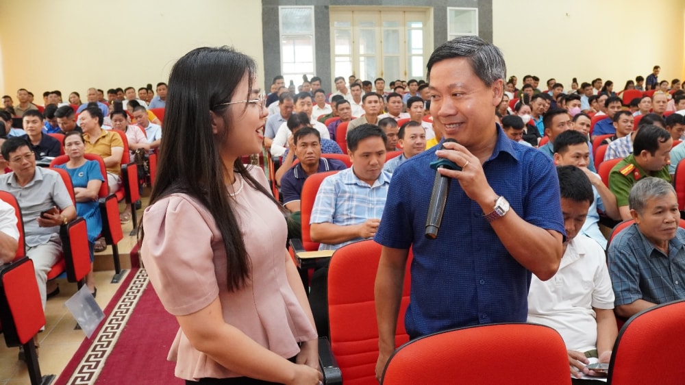 Gần 500 người tham gia tập huấn nâng cao kiến thức về trí tuệ nhân tạo AI 4 quynh-nhai3-1108.jpg