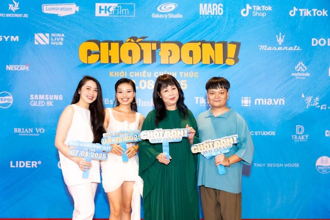 NSND Hồng Vân cùng các khách mời tại sự kiện