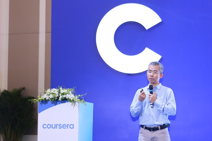 Tập đoàn Coursera ra mắt 3.000 khóa học có phụ đề tiếng Việt và tích hợp loạt tính năng AI tại Việt Nam 2 khóa học