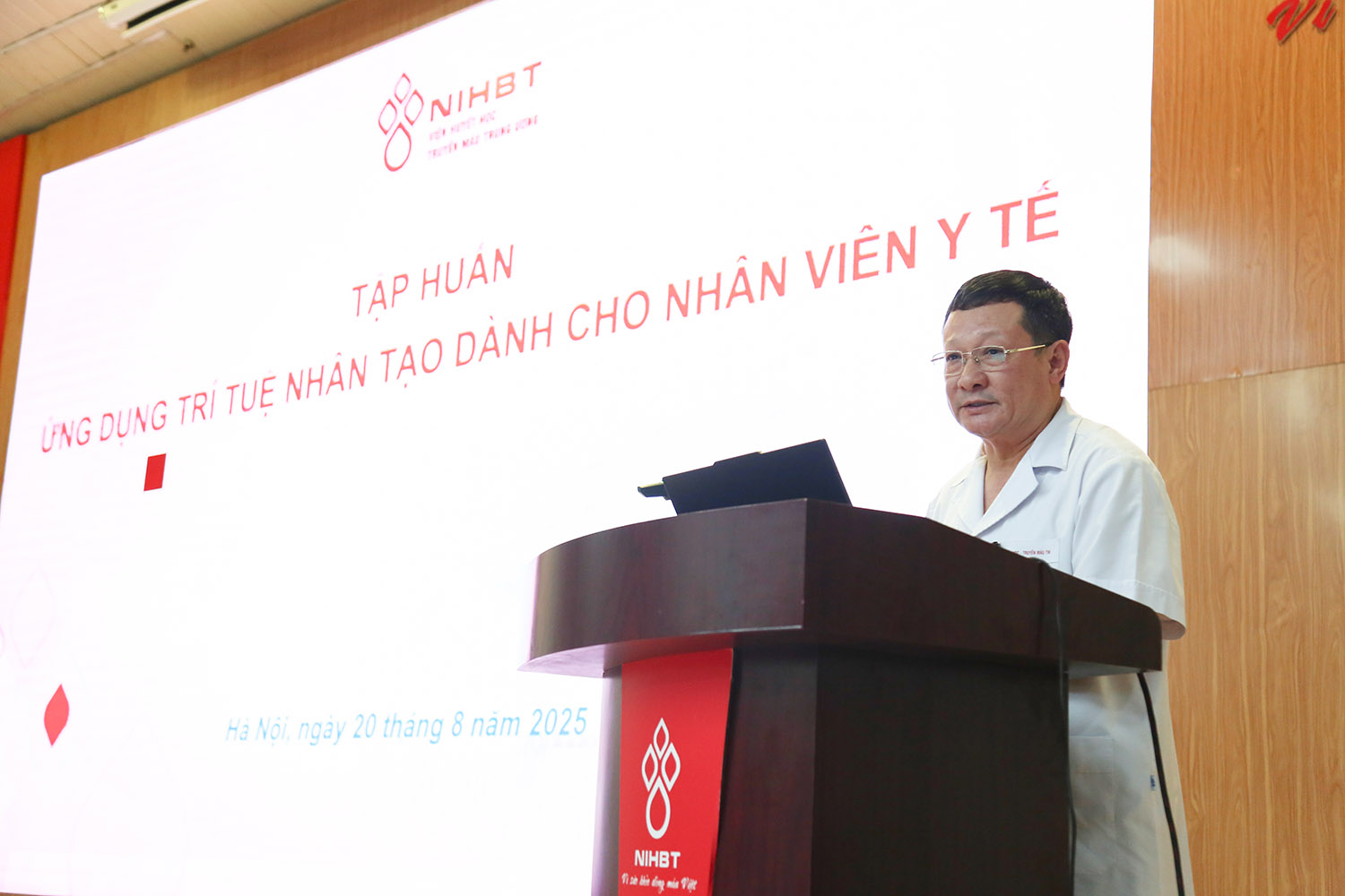 tap huan AI 4