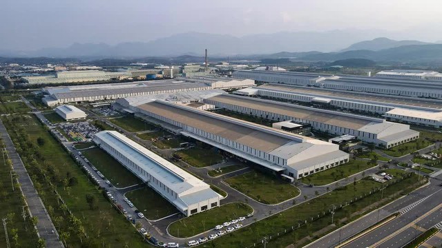 Khu công nghiệp thế hệ mới, tích hợp AI, robot, công nghệ xanh, được đầu tư 8.000 tỷ đồng của THACO- Ảnh 1. Khu công nghiệp thế hệ mới, tích hợp AI, robot, công nghệ xanh, được đầu tư 8.000 tỷ đồng của THACO- Ảnh 1.