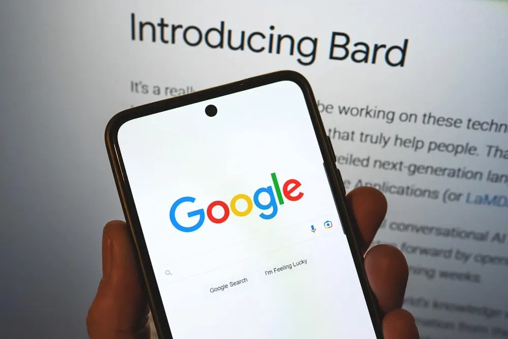 Tin công nghệ 25-8: Google AI bịa chuyện khiến nhà hàng bị chửi.