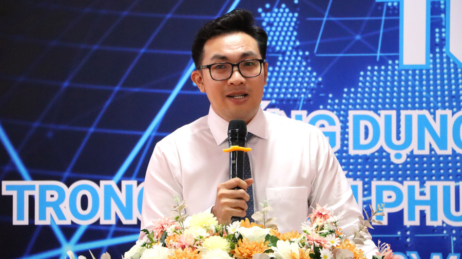 Ứng dụng AI trong đổi mới phương pháp giảng dạy Ngoại ngữ 1 Lãnh đạo Trường Đại học Bình Dương phát biểu tại buổi tọa đàm.
