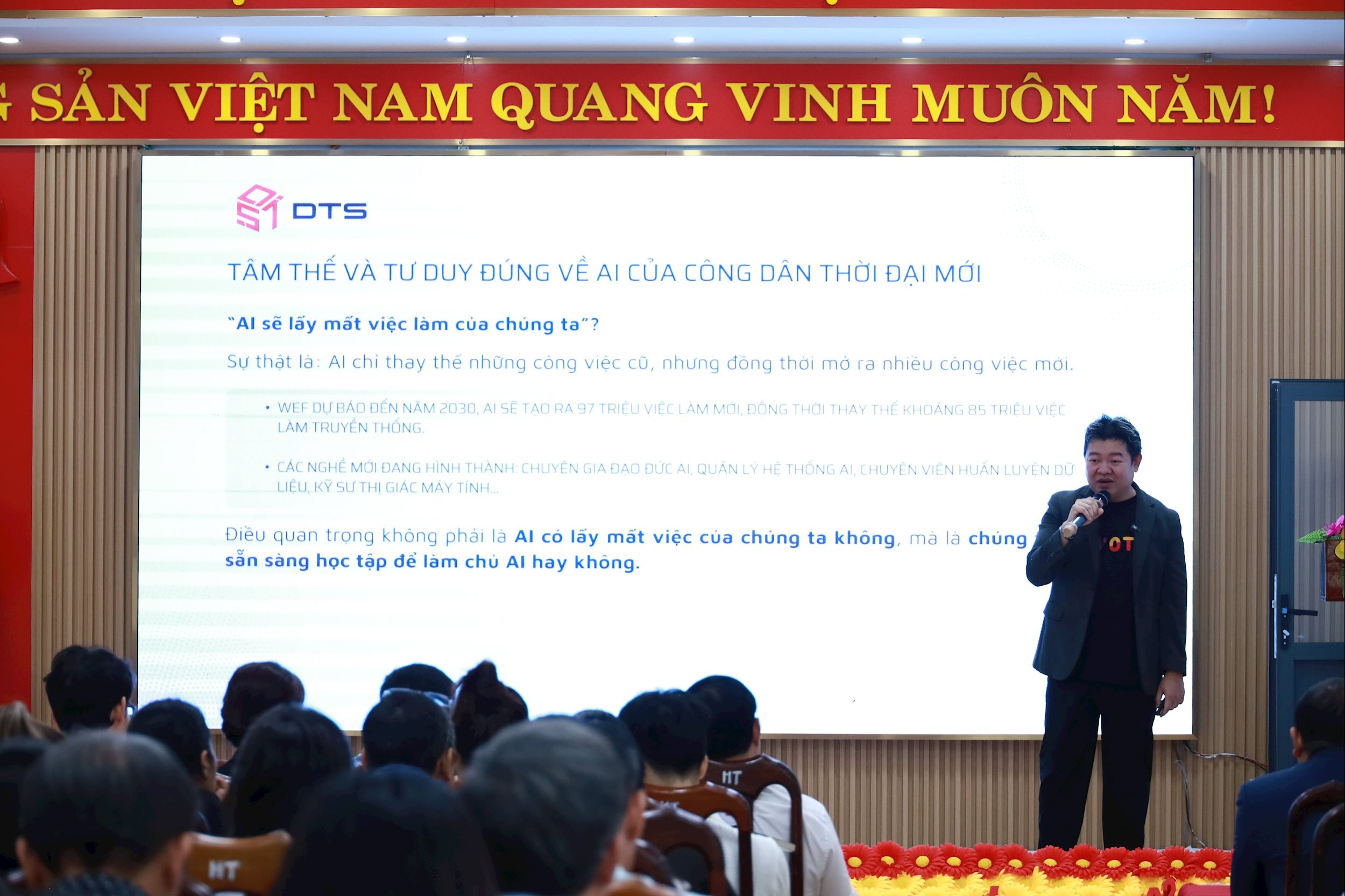 TS. TRƯƠNG GIA BẢO 2