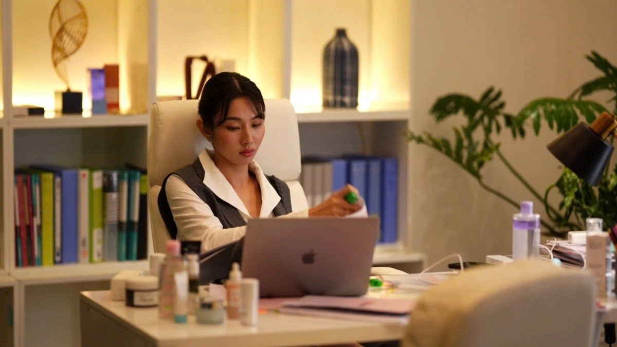 Xóa sổ Thùy Tiên trong phim Chốt Đơn bằng công nghệ AI- Ảnh 3. Xóa sổ Thùy Tiên trong phim Chốt Đơn bằng công nghệ AI- Ảnh 3.