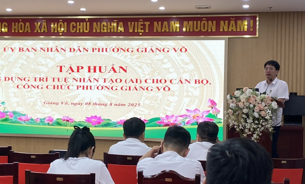 Phường Giảng Võ tiên phong ứng dụng AI, nâng cao hiệu quả công việc