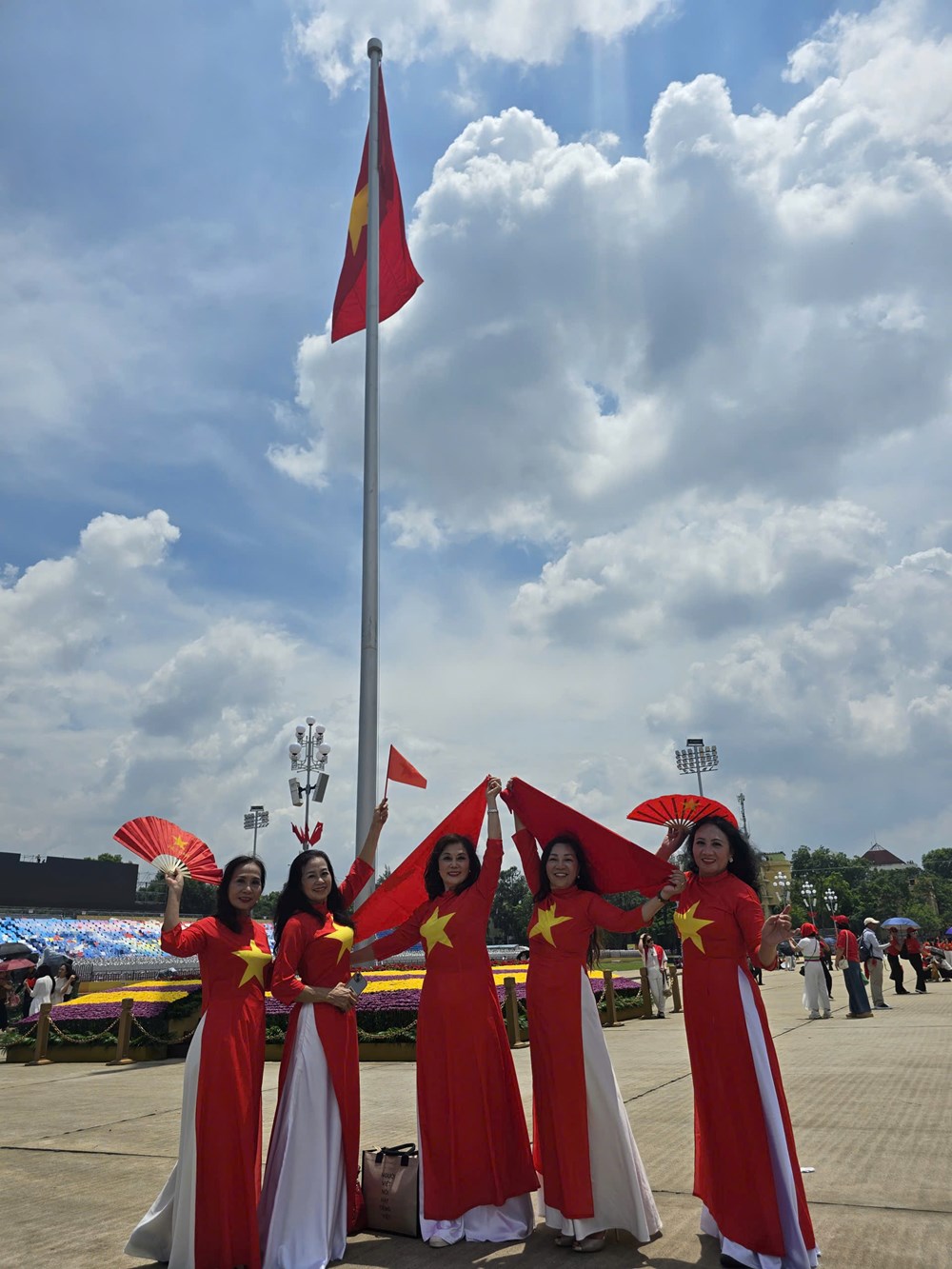 Quảng trường Ba Đình trang nghiêm mà rộn ràng khí thế trước giờ tổng duyệt diễu binh, diễu hành 3 Quảng trường Ba Đình trang nghiêm, rộn ràng khí thế trước giờ tổng duyệt diễu binh, diễu hành - ảnh 3