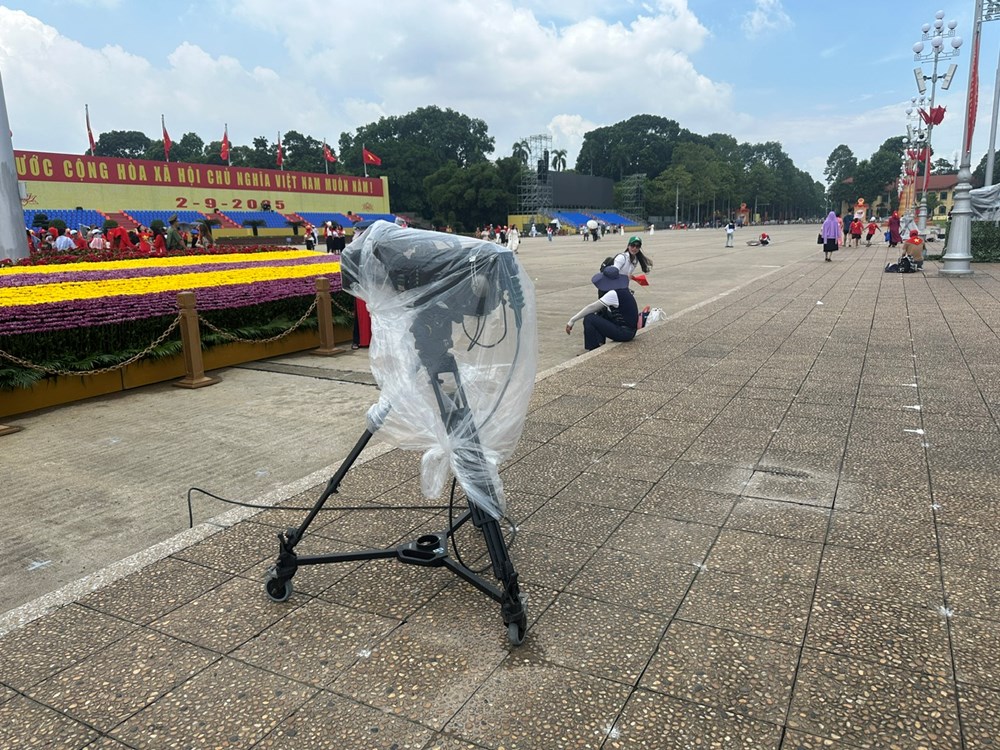 Quảng trường Ba Đình trang nghiêm mà rộn ràng khí thế trước giờ tổng duyệt diễu binh, diễu hành 9 Quảng trường Ba Đình trang nghiêm, rộn ràng khí thế trước giờ tổng duyệt diễu binh, diễu hành - ảnh 9