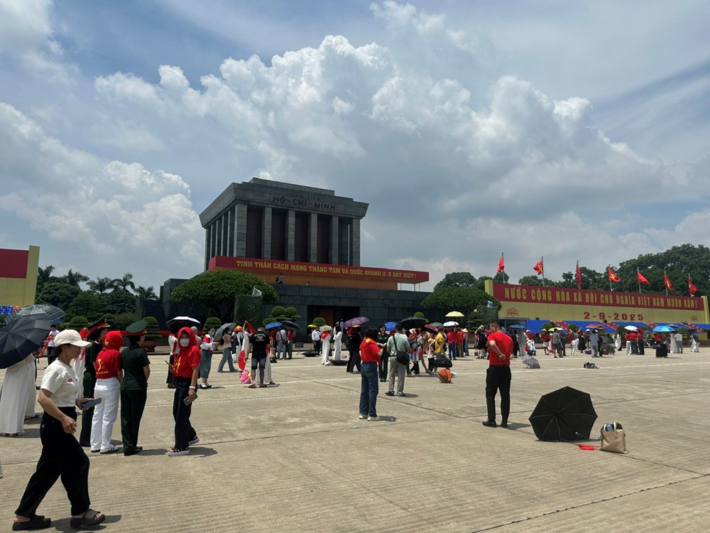 Quảng trường Ba Đình trang nghiêm mà rộn ràng khí thế trước giờ tổng duyệt diễu binh, diễu hành 12 Quảng trường Ba Đình trang nghiêm, rộn ràng khí thế trước giờ tổng duyệt diễu binh, diễu hành - ảnh 12