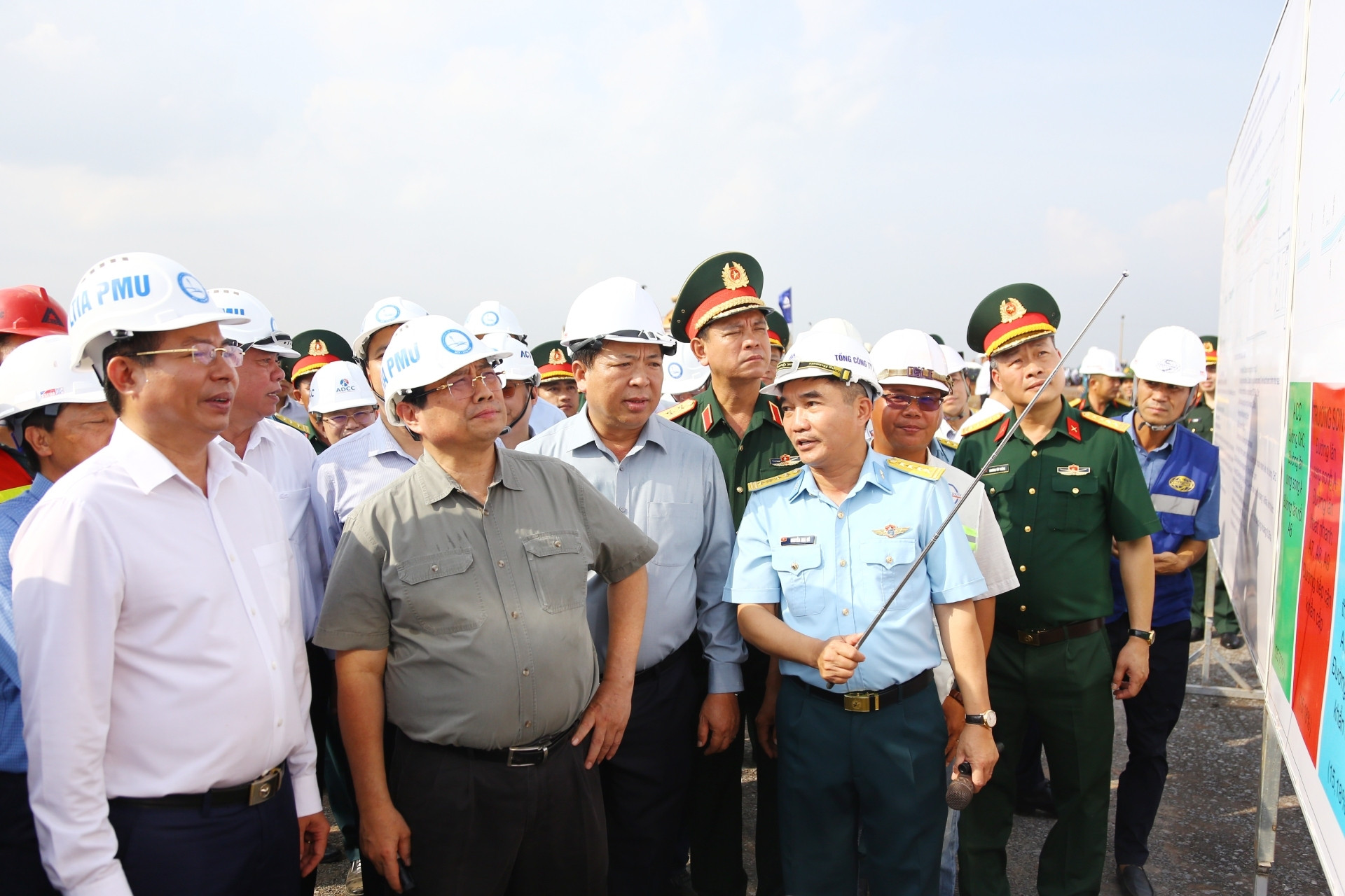 Hy sinh lợi ích quốc nội' vì 'vận hội quốc gia' 5 Lần thứ 8 kiểm tra sân bay Long Thành, Thủ tướng yêu cầu cơ bản hoàn thành vào 19/12